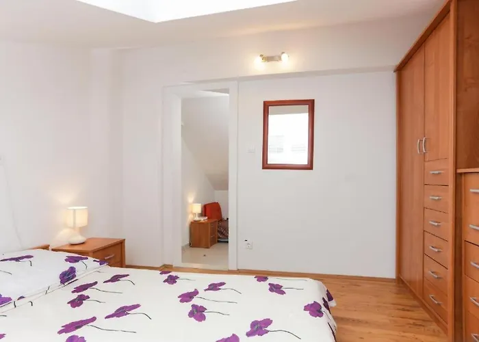 City Center Apartment Larica